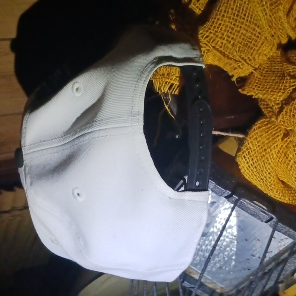 Hat - Picture 3 of 3